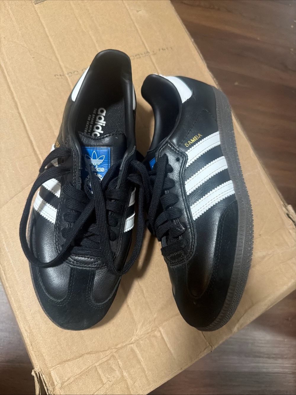 adidas Samba Men's Low Top Lace-Up Athletic Sneakers Black White - Picture 4 of 6